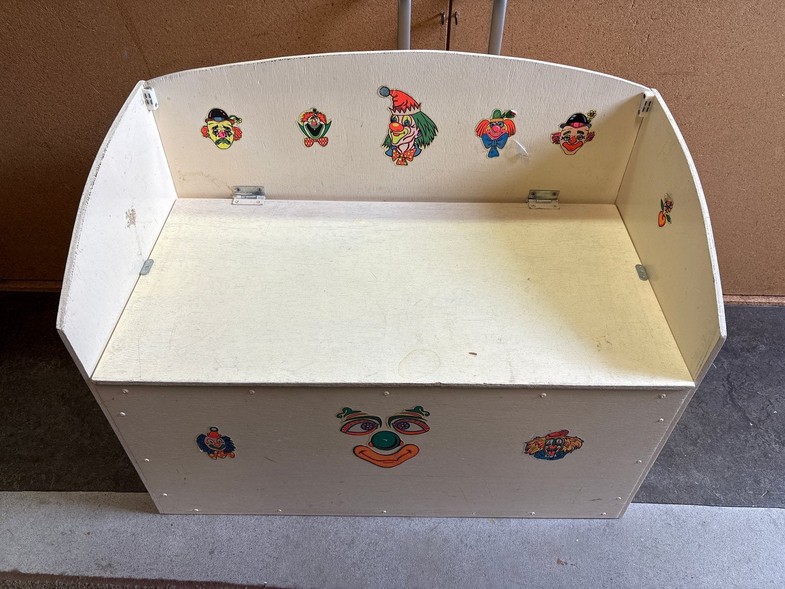 Houten speelgoedkist met clown decoratie, Ophalen, Gebruikt, Jongen of Meisje
