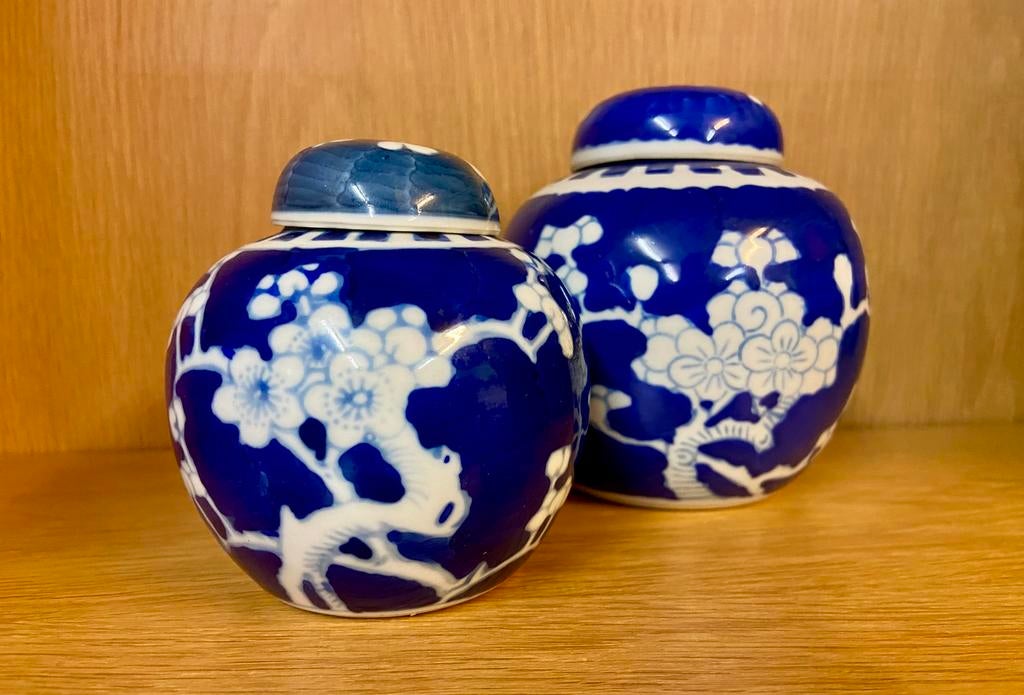 2 mooie blauwe chinese gemberpotjes  bloesem prunus, Antiek en Kunst, Ophalen of Verzenden