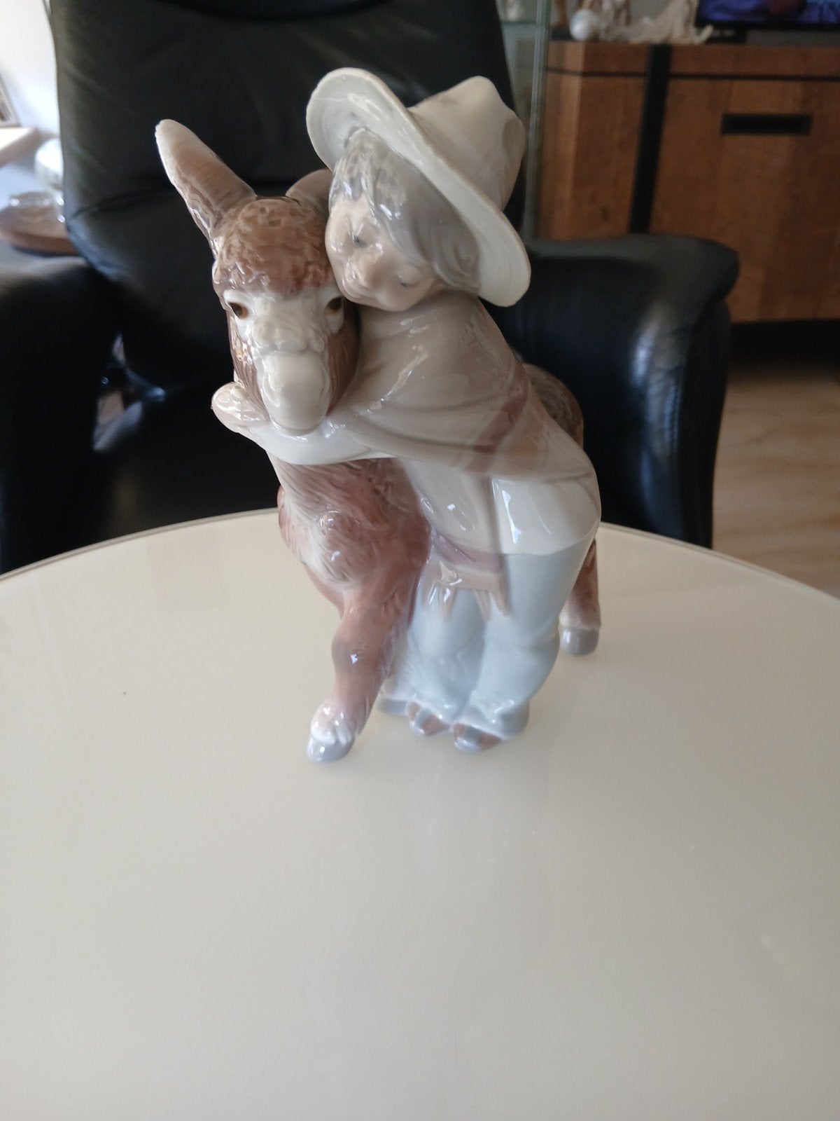 Lladro beeldje jongen met ezel - Porselein, Ophalen of Verzenden