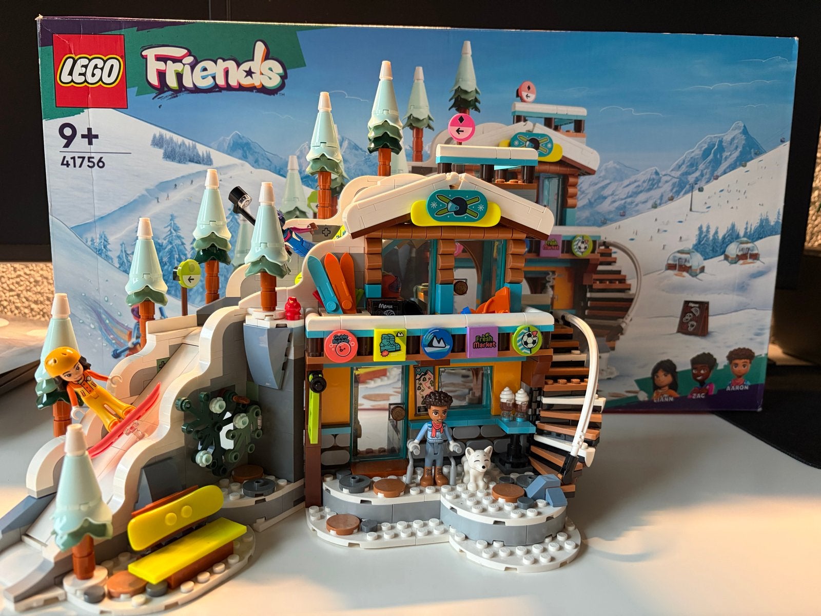 LEGO Friends 41756 Skipiste en Café - Zo goed als nieuw, Kinderen en Baby's, Ophalen, Zo goed als nieuw