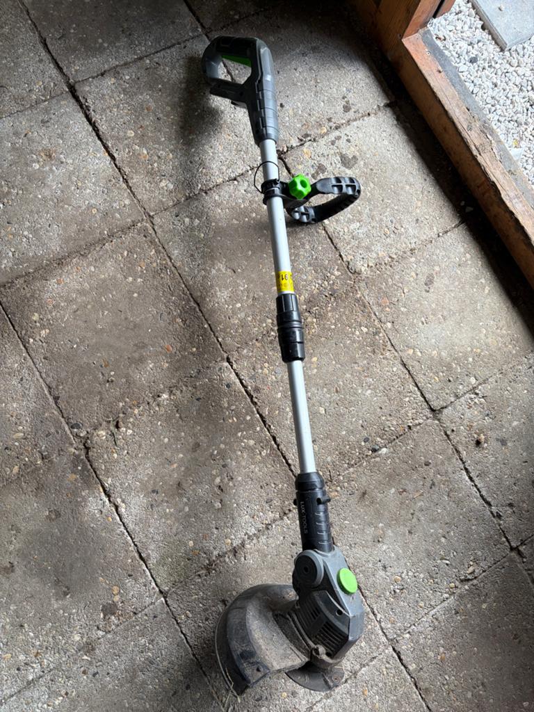 Trimmer merk lux defect, Tuin en Terras, Grasmaaiers, Ophalen of Verzenden, Zo goed als nieuw