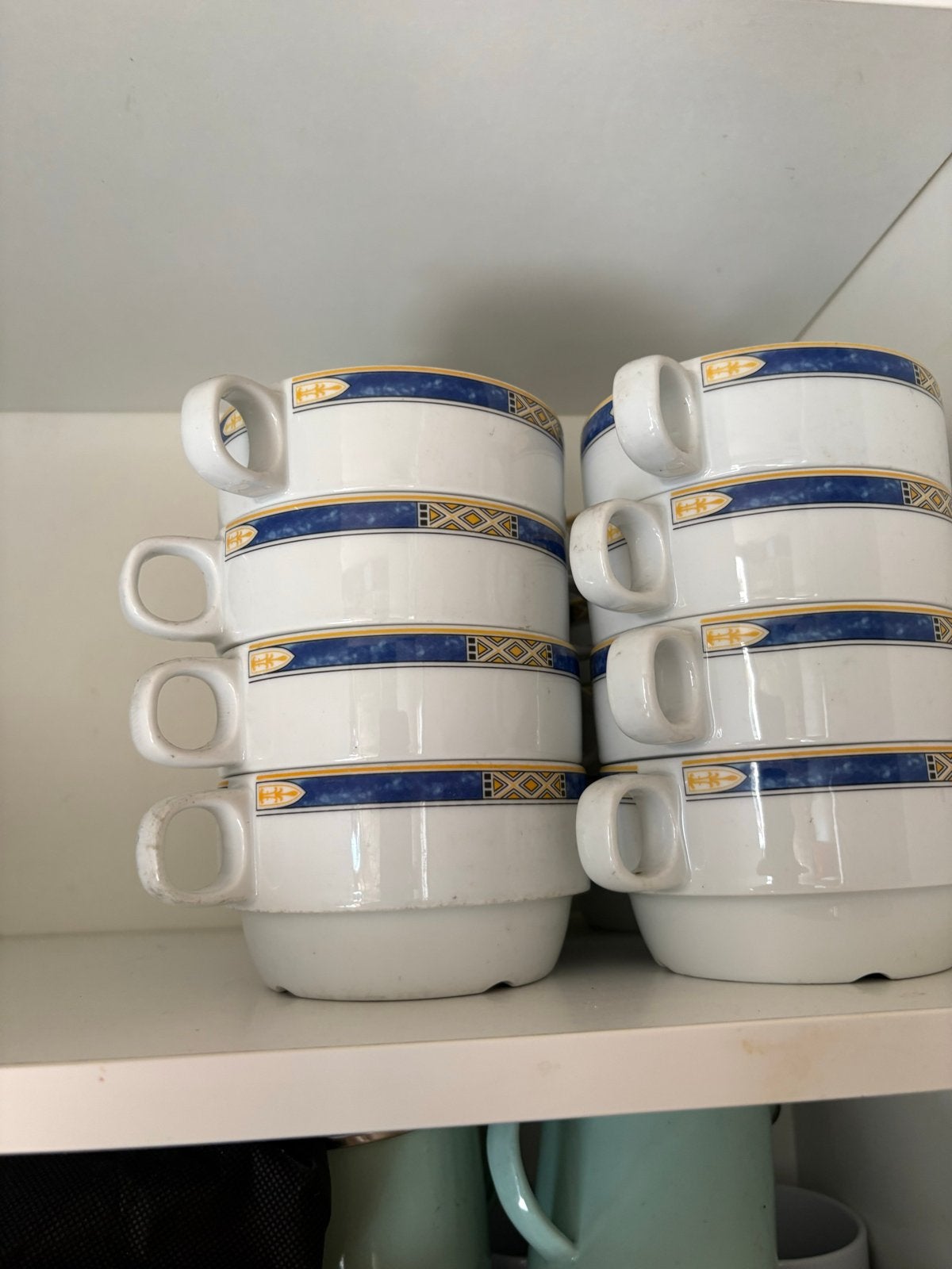 17 Vintage Soepkommen met  10 Schotels - Blauw/Geel Patroon, Gebruikt, Keramiek, Ophalen of Verzenden, Overige stijlen