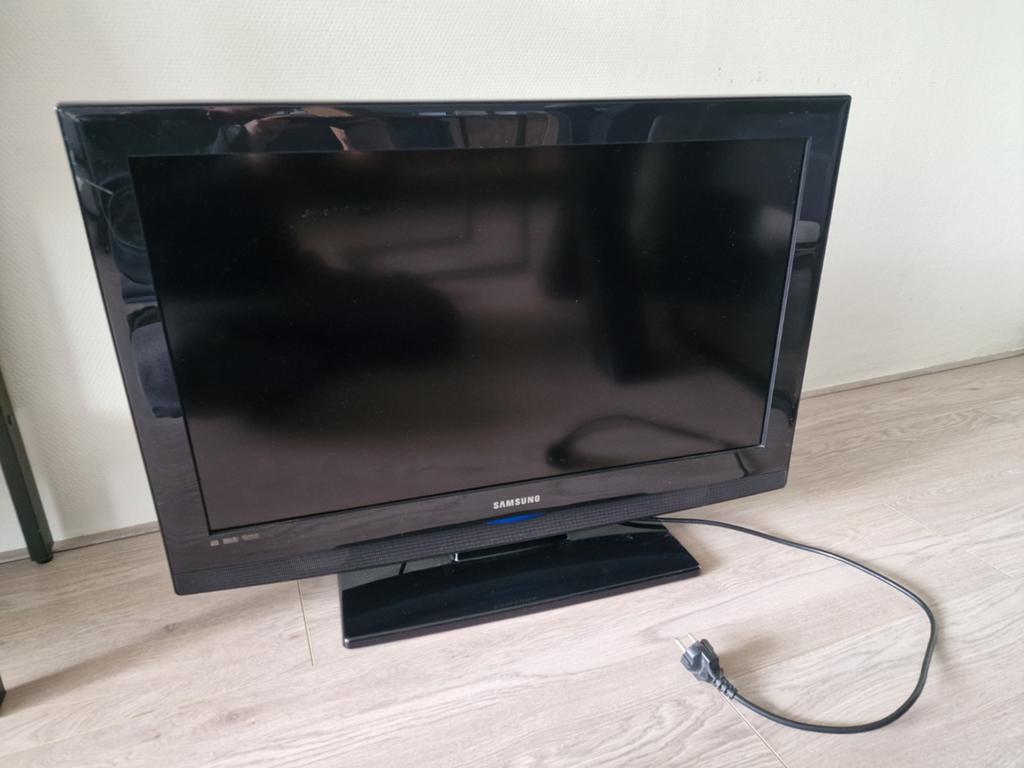 Samsung 32 inch tv ( zonder afstandbediening), Ophalen, Gebruikt, 50 Hz, 80 tot 100 cm