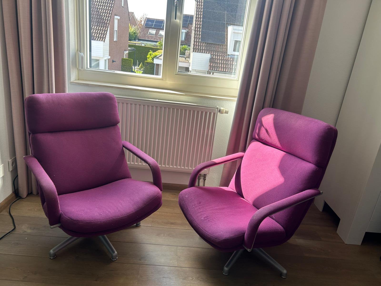 Te koop: twee Artifort stoelen, Huis en Inrichting, Fauteuils, Ophalen, 75 tot 100 cm, Zo goed als nieuw, Stof