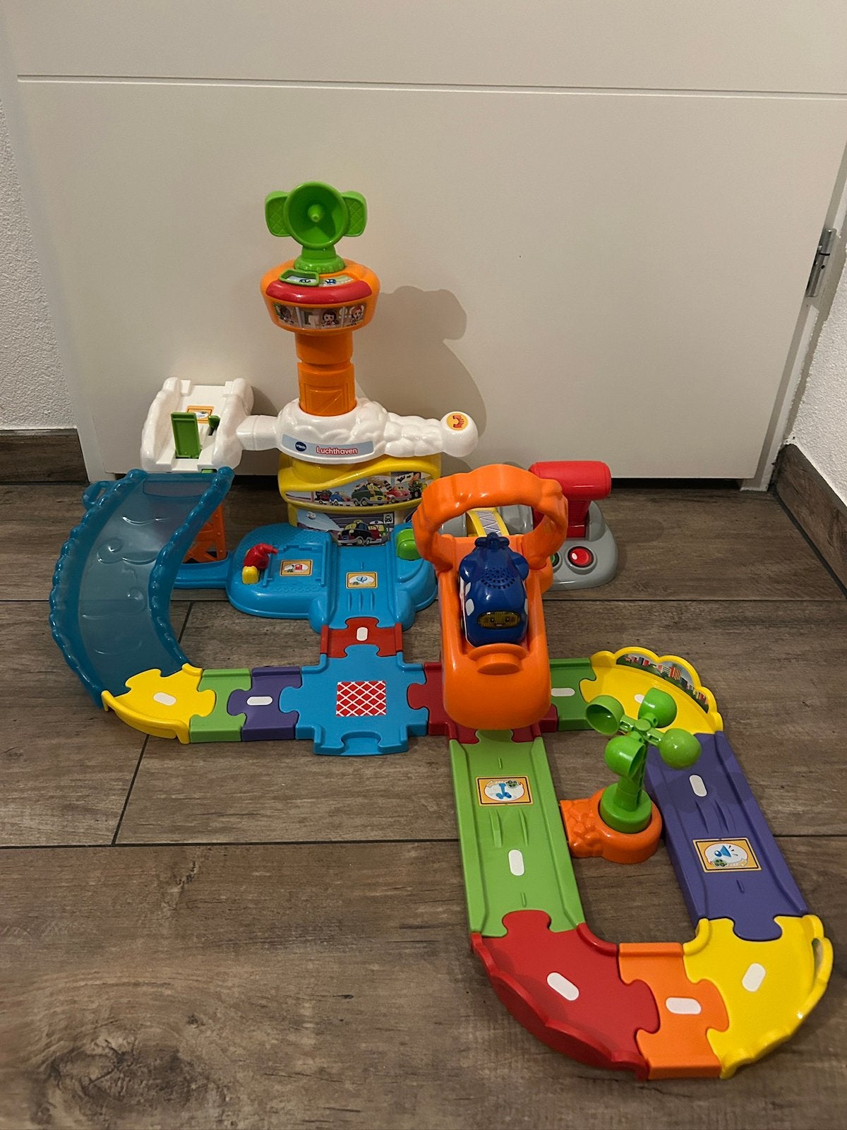 Toet toet luchthaven, Ophalen of Verzenden, Zo goed als nieuw, 2 tot 4 jaar