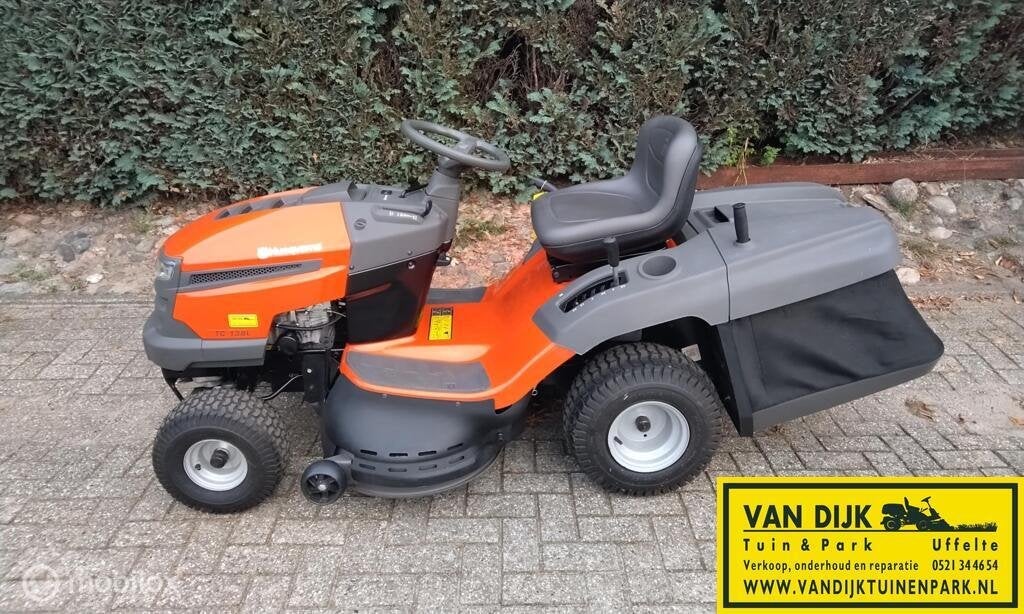 Husqvarna TC138L benzine 97cm maaidek, Tuin en Terras, Ophalen, Zo goed als nieuw, Opvangbak
