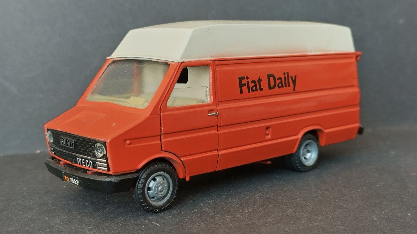 Fiat  Daily Iveco 1:43 Old Cars Pol, Overige merken, Auto, Verzenden, .