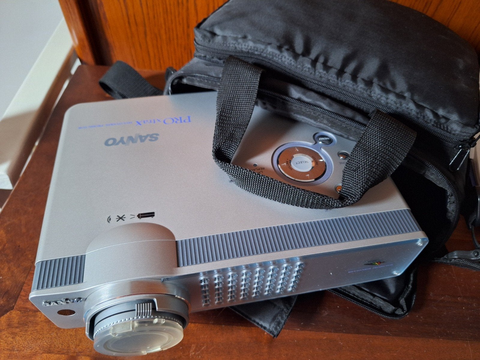 Sanyo PLC-XU50 Projector met tas en afstandsbedie, Ophalen, Gebruikt, Sanyo, LCD
