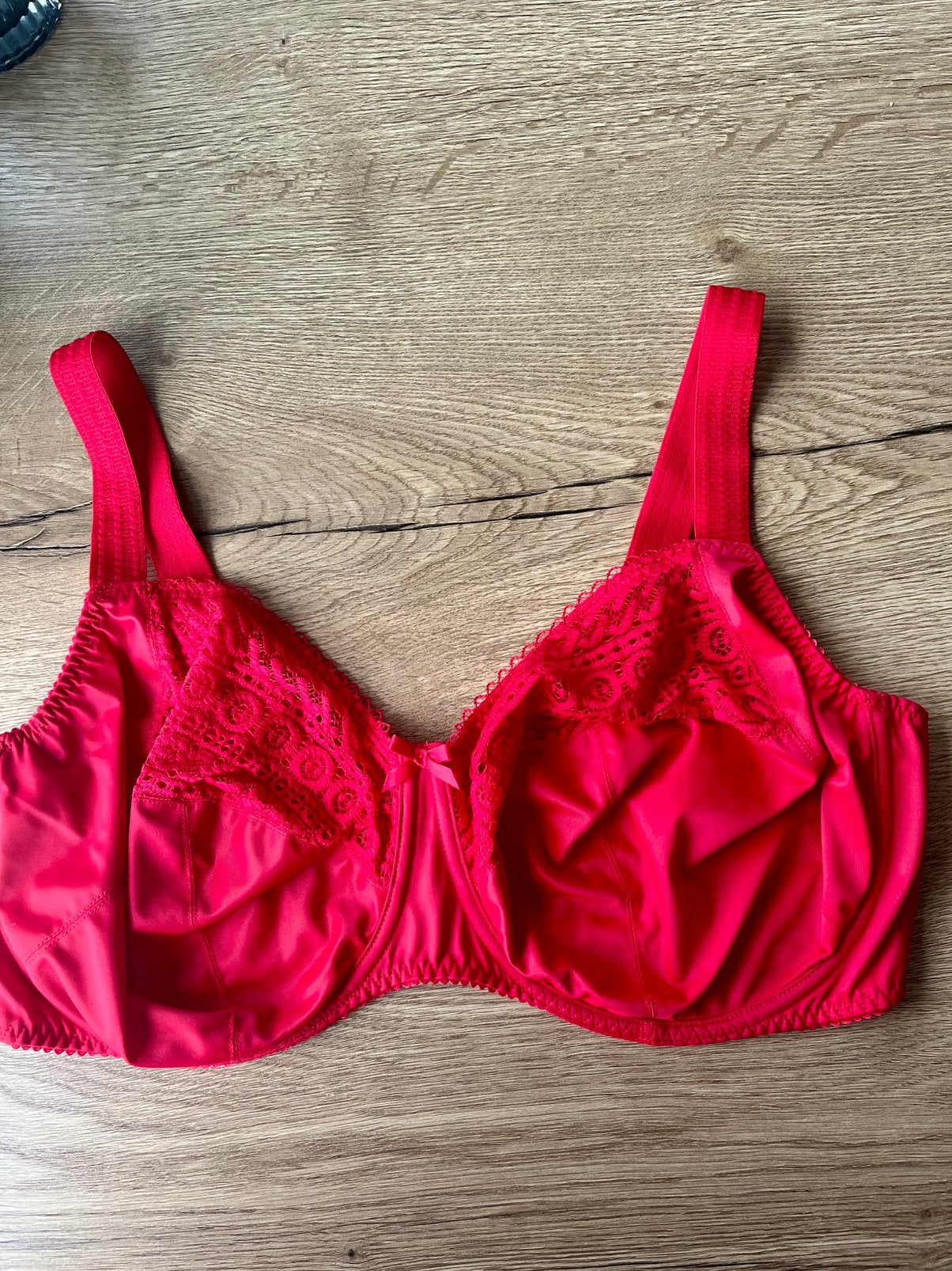 Prima donna 100F full cup rood kant  izgst, Ophalen of Verzenden, BH, Rood