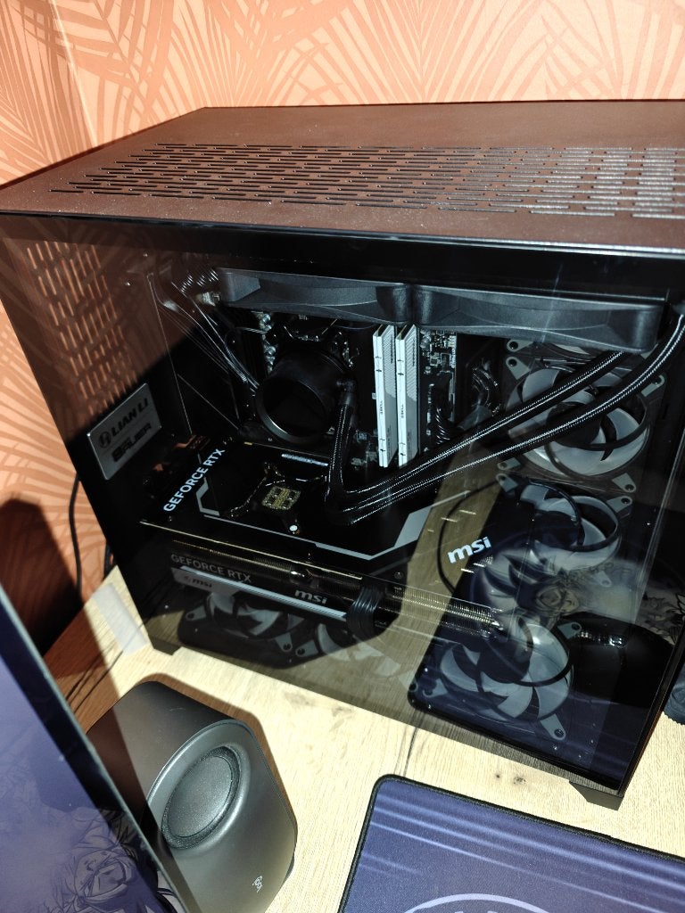 Ryzen 9 7900x3d, Computers en Software, Ophalen of Verzenden, Zo goed als nieuw