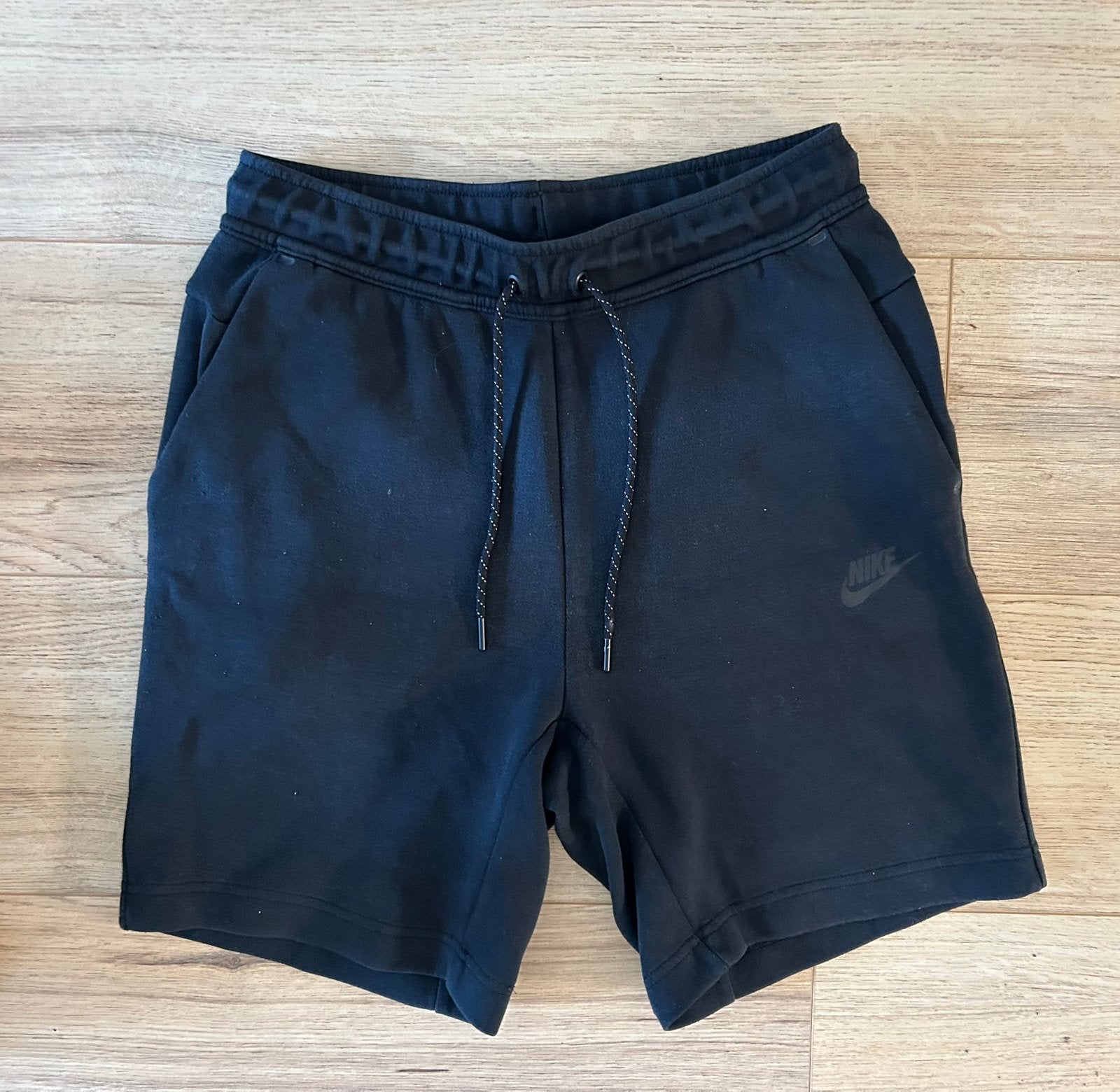 Nike sportswear Tech fleece korte broek short zwart XS 176, Ophalen of Verzenden, Zo goed als nieuw, Jongen, Broek