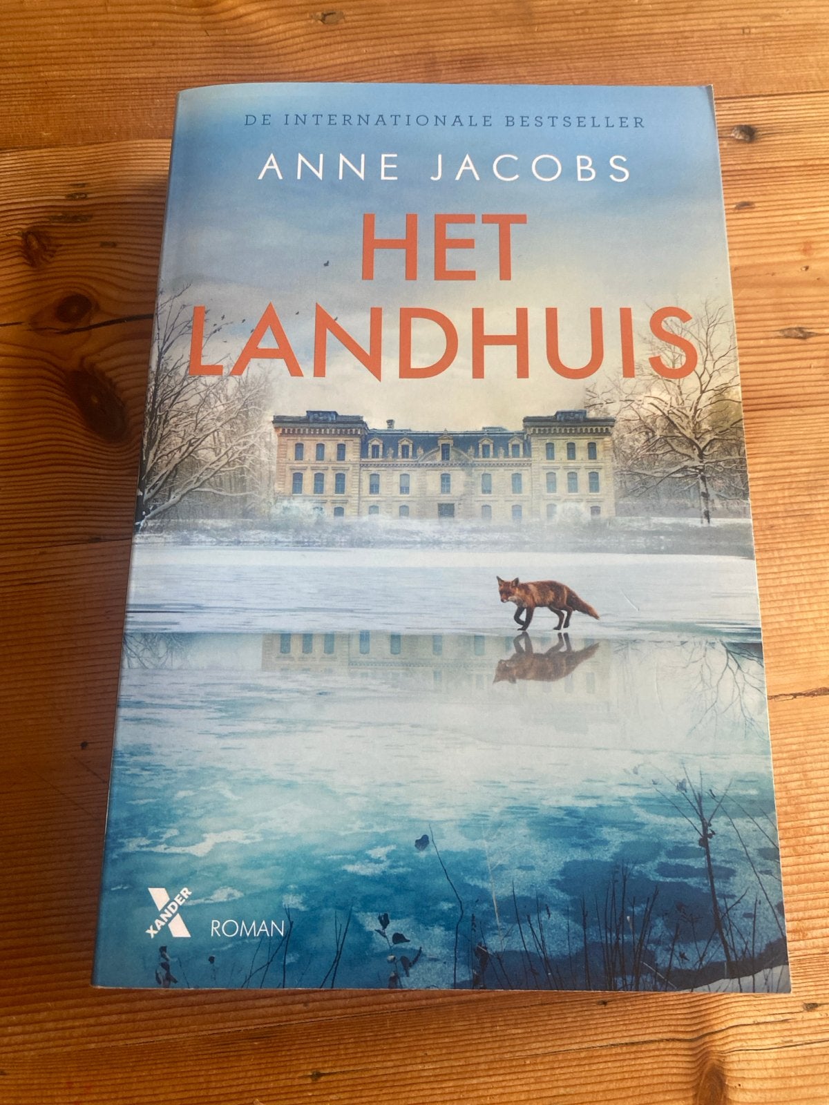 Het Landhuis - Anne Jacobs (Zevende druk 2023), Ophalen of Verzenden, Gelezen, Nederland