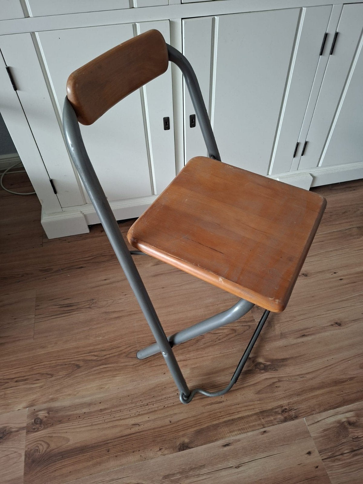 retro stoel kruk inklapbaar, Huis en Inrichting, Ophalen, Zo goed als nieuw, Hout, Eén