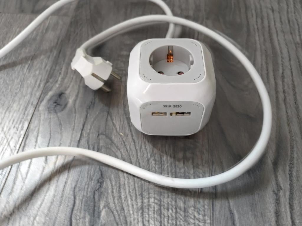 2x Brennensruhl Stopcontact en 2 USB-poorten, Ophalen of Verzenden, Stopcontact