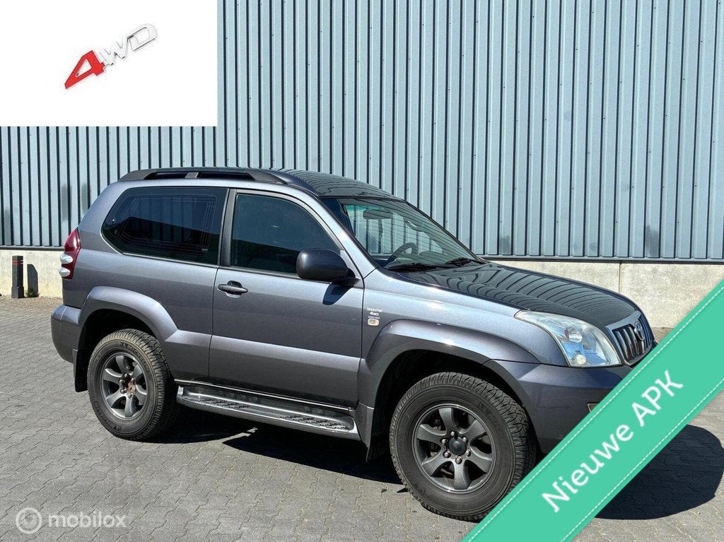 Toyota Land Cruiser 3.0 D-4D Blind Van 4WD AIRCO, Auto's, Toyota, Gebruikt, Zwart, 4 cilinders, Origineel Nederlands