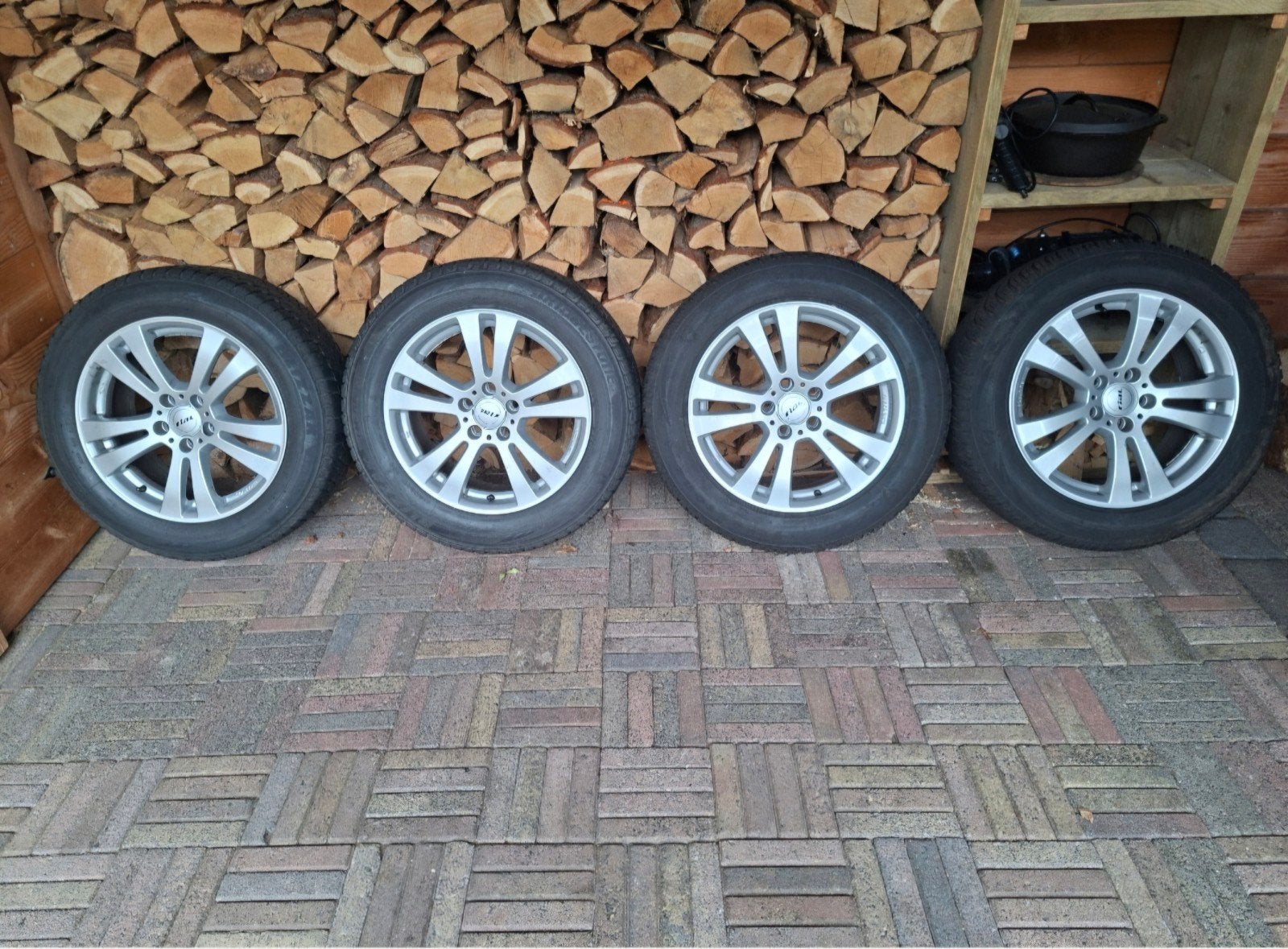 Winterbanden op velg, 215/60R17, Bridgestone, Auto-onderdelen, Ophalen, Banden en Velgen, 17 inch, Winterbanden