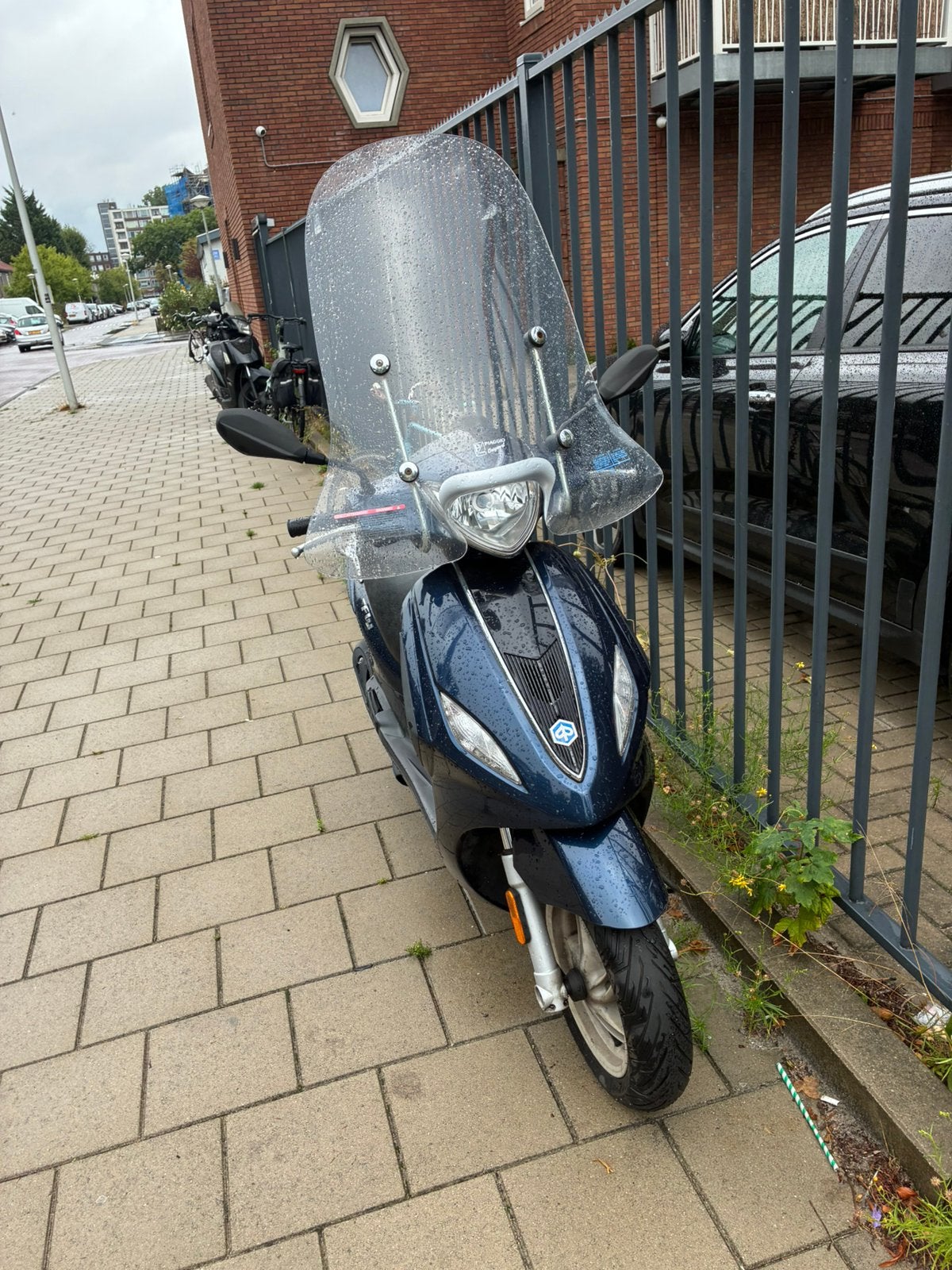 Piaggo fly 50cc 2016 accu leeg!, Ophalen, Zo goed als nieuw, Benzine, Piaggio