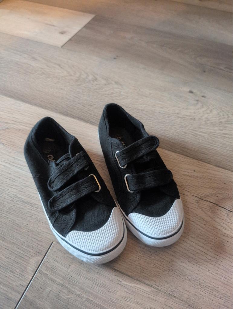 Zwarte gymschoenen maat 32, Kinderen en Baby's, Kinderkleding | Schoenen en Sokken, Gebruikt, Ophalen of Verzenden, Onbekend, Jongen of Meisje