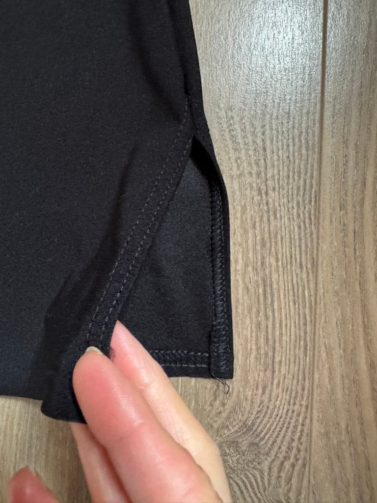Zwart mini rokje met splitje, Ophalen of Verzenden, Zo goed als nieuw, Zwart, Boven de knie