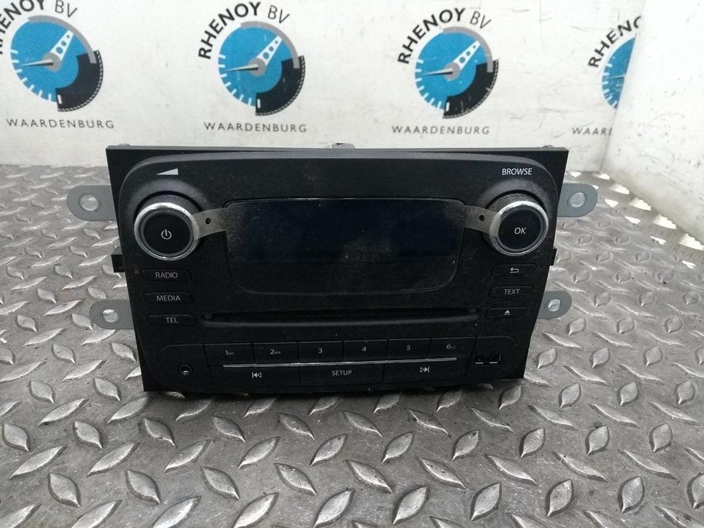RENAULT TRAFIC RADIO 2016, Ophalen of Verzenden, Gebruikt, ARN erkend