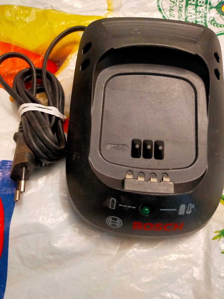 Bosch accuboor lader (alleen ophalen), Ophalen, Zo goed als nieuw