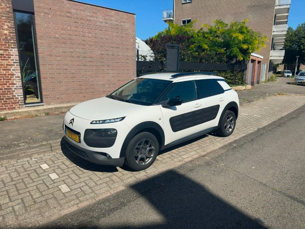 Citroën C4 Cactus 1.2 VTI 82 2015 Wit 136.000 KM, Auto's, Voorwielaandrijving, Stof, Parkeersensor, 31 €/maand