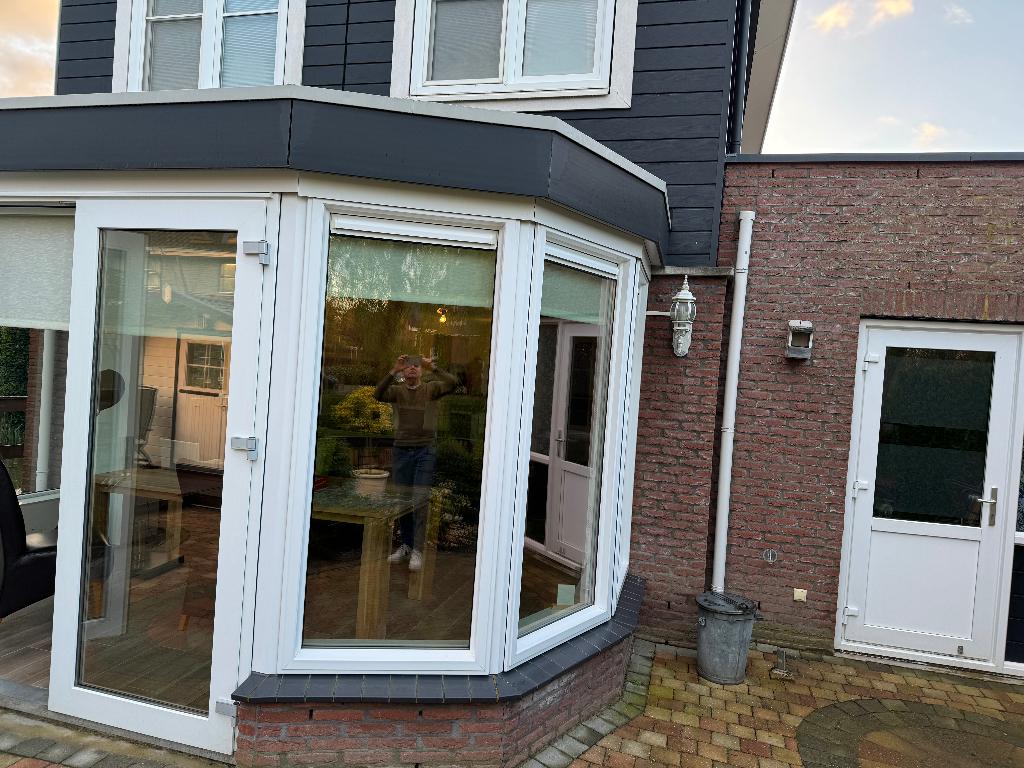 2x kunststof kozijn met HR++ glas en luchtrooster, Kunststof, Gebruikt, Raamkozijn, Inclusief glas