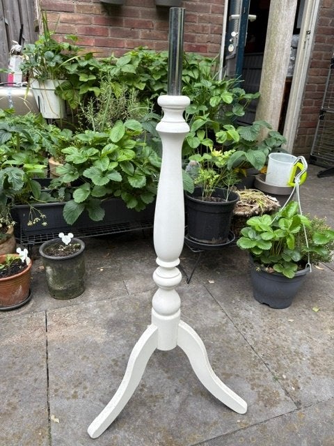 Witte houten standaard voor een paspop voetplaat voor torso, Ophalen, Gebruikt, Hout, Wit