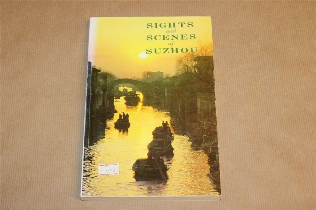 Sights Scenes Suzhou — Fotoboek China & Stadsgezichten 1983, Europa, Ophalen of Verzenden, Reisgids of -boek, Gelezen