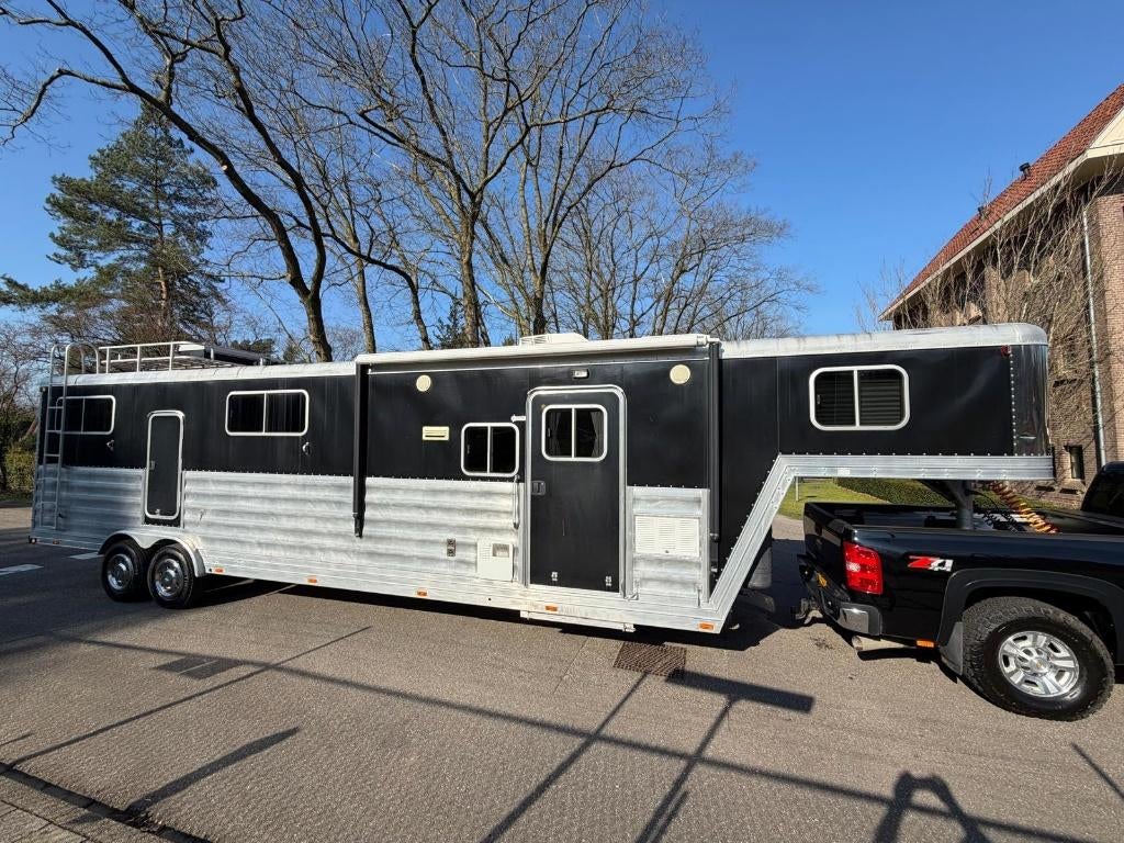 Featherlite 8541 Trailer / Nood woning / Incl Grote garage !, Tot en met 4