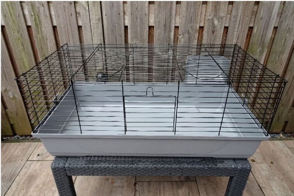 NIEUWE grijze kooi/zwarte tralies met hooiruif !!!, Dieren en Toebehoren, Kooi, Nieuw, 75 tot 110 cm, Cavia