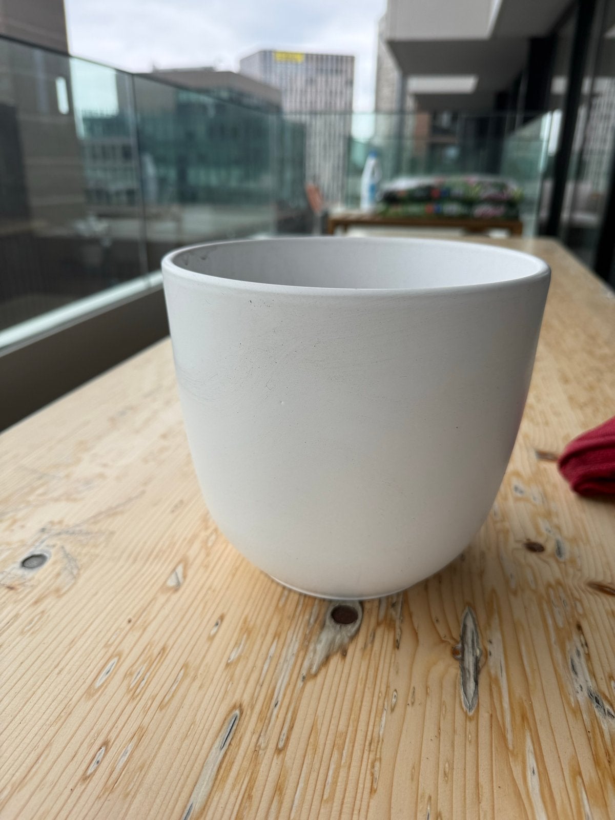 Witte bloempot van Intratuin, 19cm hoog en breed, Ophalen, Overige materialen, Rond, Binnen