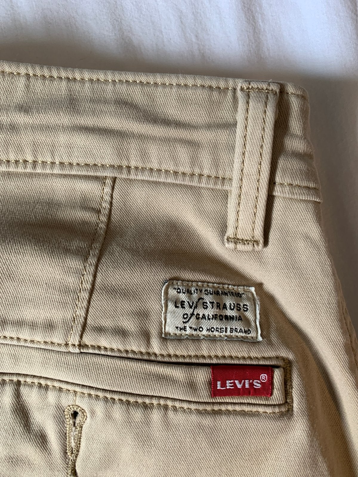 Levi's Chino Slim Taper - W30 L32 - Zo goed als nieuw, Ophalen, Zo goed als nieuw, Overige maten, Beige