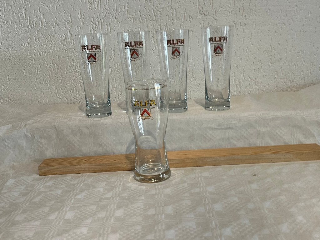 5 bijzondere Alfa bierglazen (piepkes) - zgan, Verzamelen, Ophalen, Zo goed als nieuw, Glas of Glazen, Overige merken