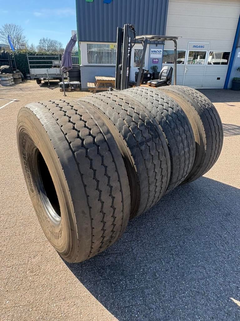 Good Year OmniTrac MSS 445/75R22.5 banden, Ophalen