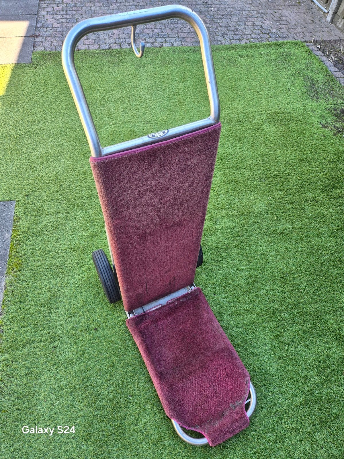 Stevige opvouwbare steekwagen met tapijtbekleding, Ophalen, Gebruikt