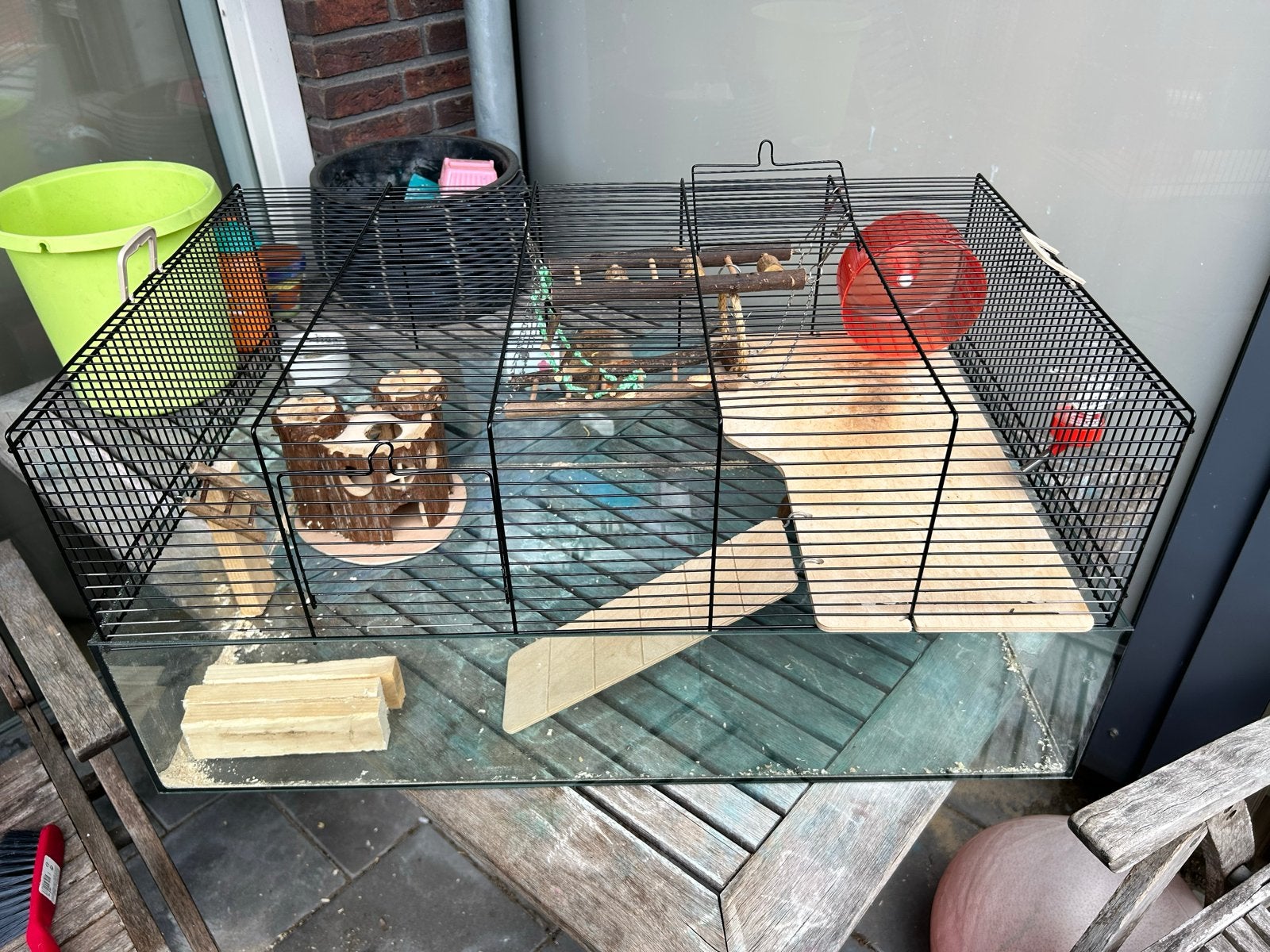 Hamsterkooi, Ophalen