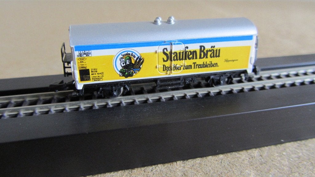 Märklin mini club : Koelwagon ''Staufen Bräu'' - 8647, Gebruikt, Gelijkstroom, Wagon, Ophalen of Verzenden