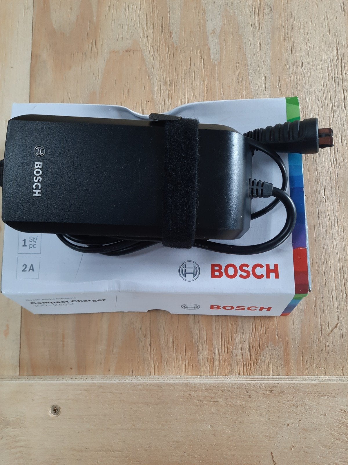 Bosch Compact Charger 2A E-bike Acculader, Fietsen en Brommers, Fietsaccessoires | Fietsaccu's, Ophalen of Verzenden, Zo goed als nieuw