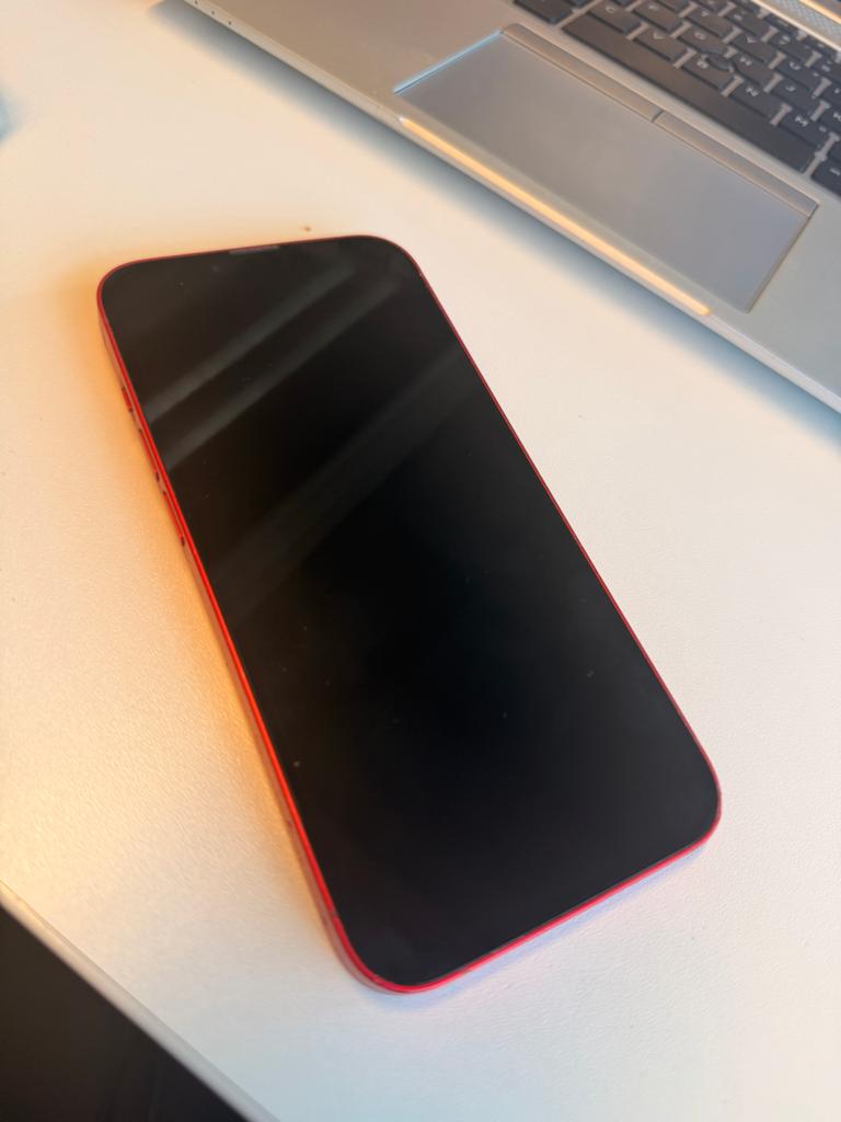 iPhone 14 RED/ Rood 128 GB - Batterij 78%, Telecommunicatie, Mobiele telefoons | Apple iPhone, 78 %, Ophalen of Verzenden, Zonder simlock