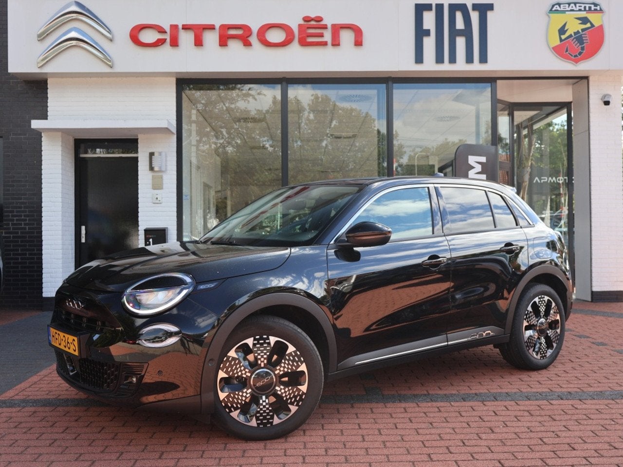 Fiat 600 Mild Hybrid Turbo Charged 145PK Automaat La Prima,, Automaat, 145 pk, Gebruikt, 1199 cc
