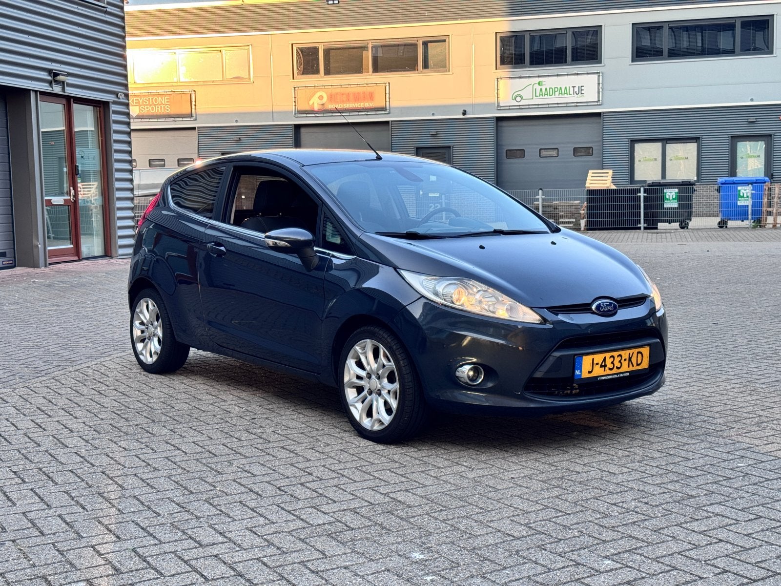 Ford Fiësta 1.25 60KW 3DR 2009 Grijs, Auto's, Voorwielaandrijving, 600 kg, 4 cilinders, Handgeschakeld