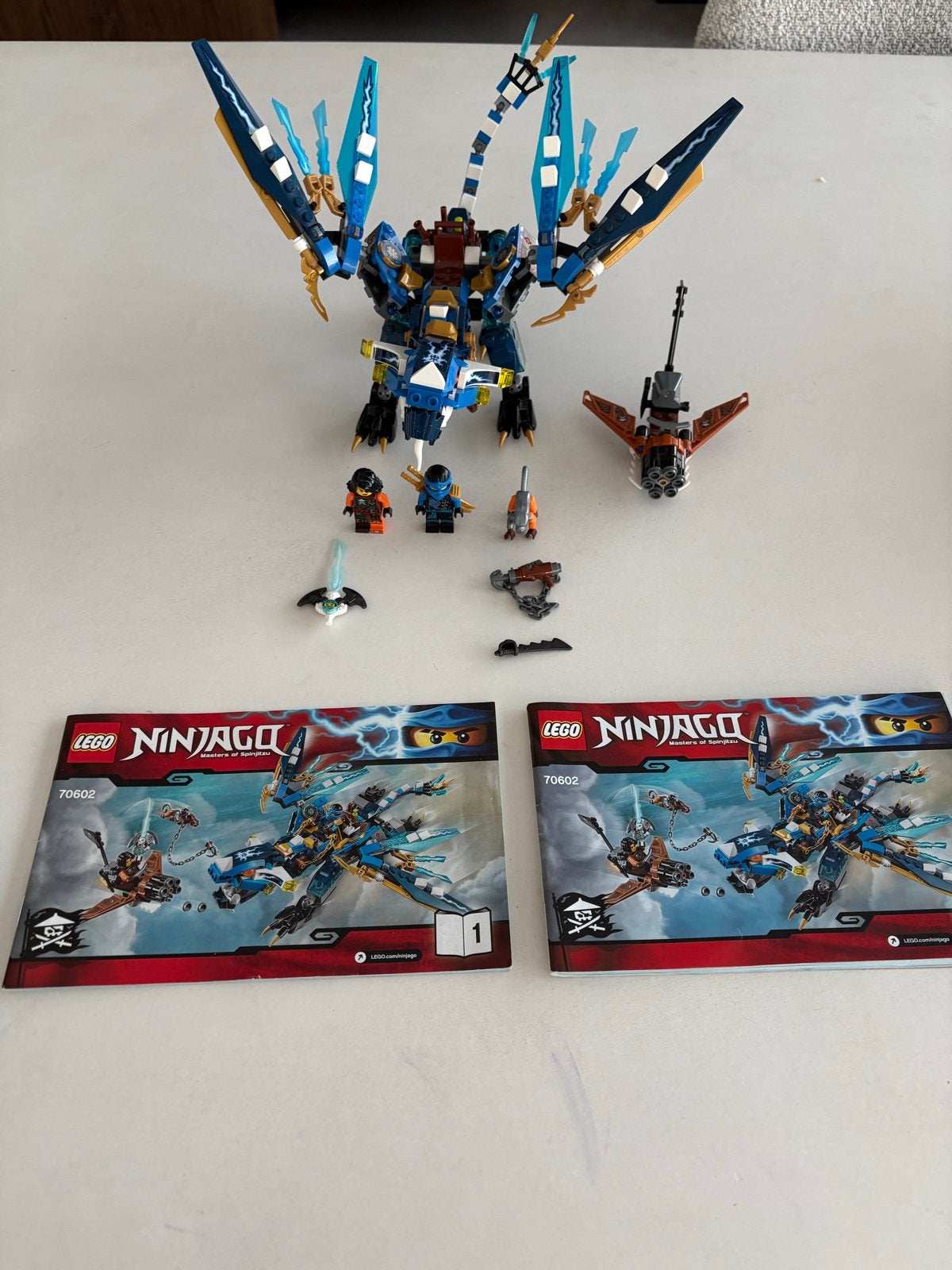 Lego Ninjago 70602 Jay's Elementdraak - Compleet met boekjes, Kinderen en Baby's, Speelgoed | Duplo en Lego, Gebruikt, Lego, Ophalen of Verzenden