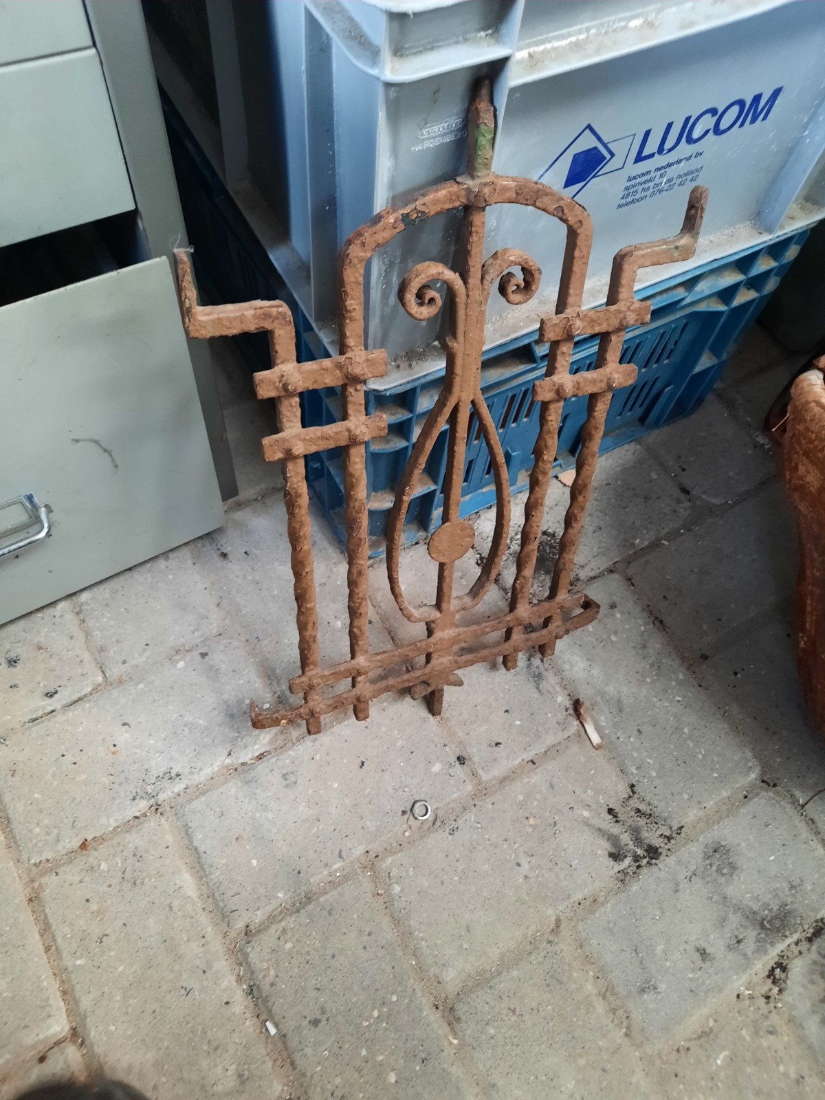 Antiek smeedijzeren deurrekje - Decoratief en robuust, Ophalen of Verzenden