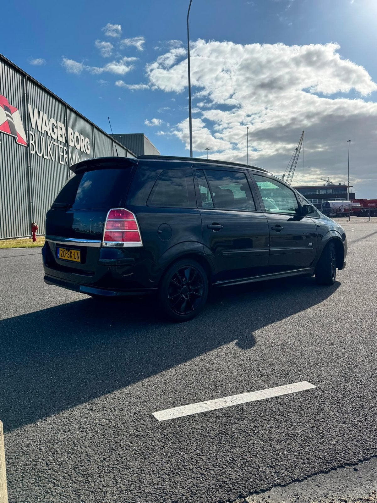 Opel Zafira 1.8 2006 Zwart 155.000km NAP, Auto's, 4 cilinders, Zwart, Origineel Nederlands, 1200 kg
