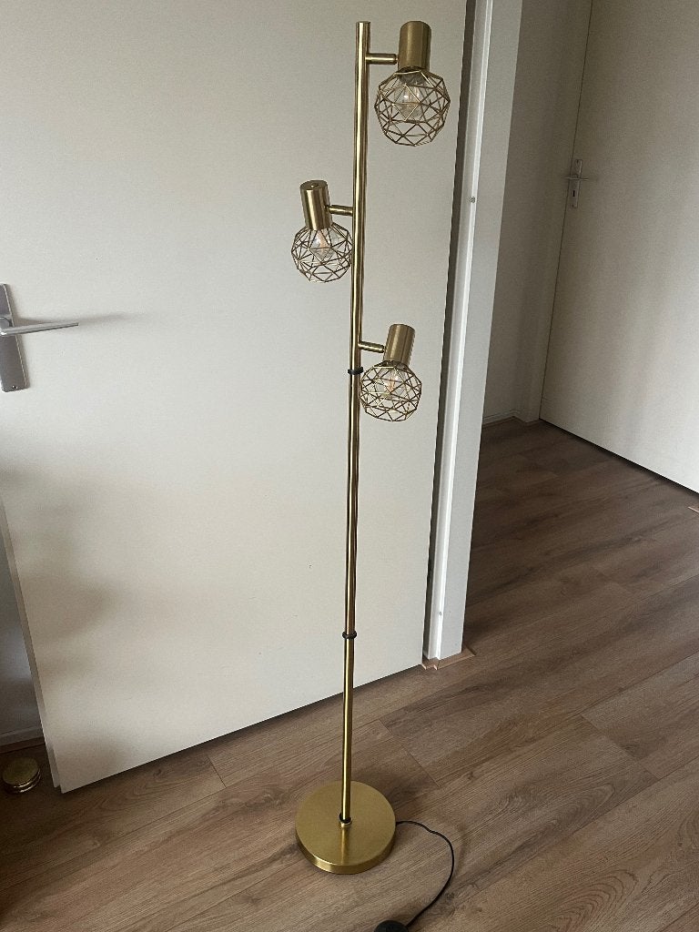 Mooie vloerLamp, Huis en Inrichting, Lampen | Vloerlampen, Ophalen, Overige materialen, 100 tot 150 cm, E14 (klein)