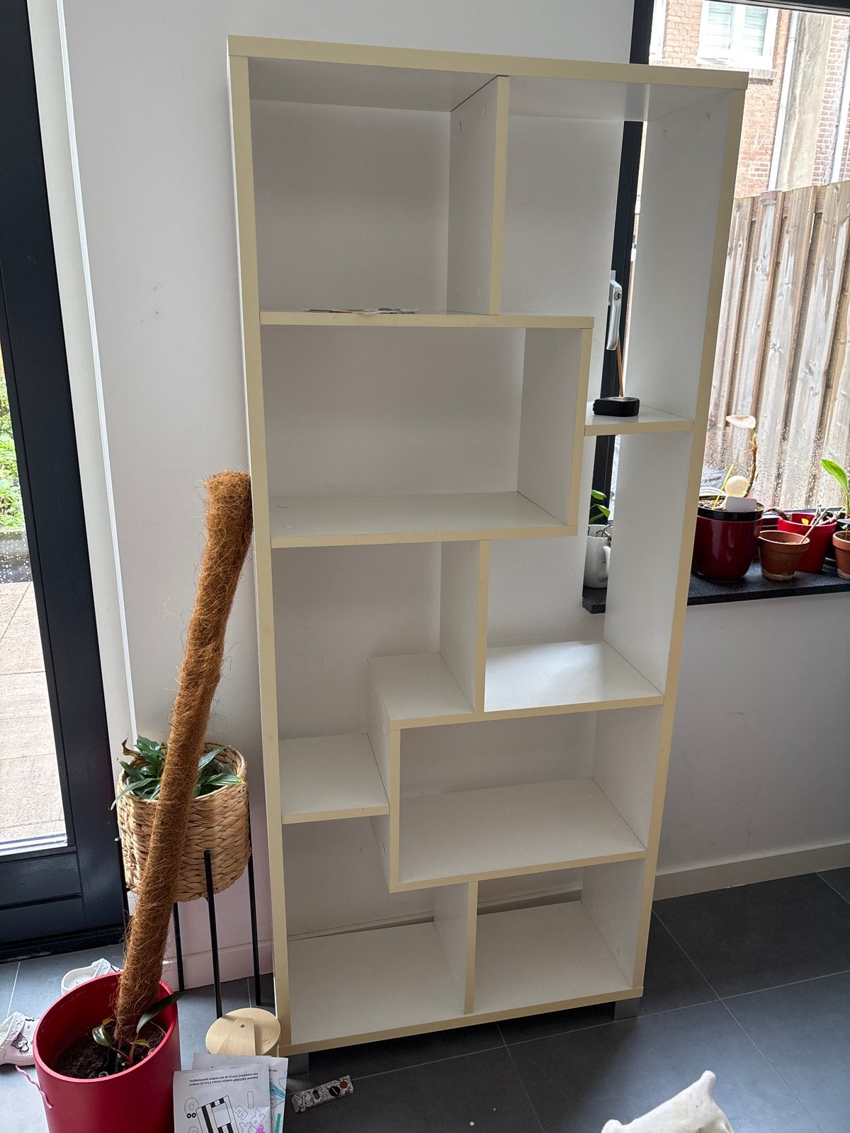 Boekenkast wit met beige rand - 68.5x161x24cm, Ophalen, Met plank(en), Gebruikt, 50 tot 100 cm