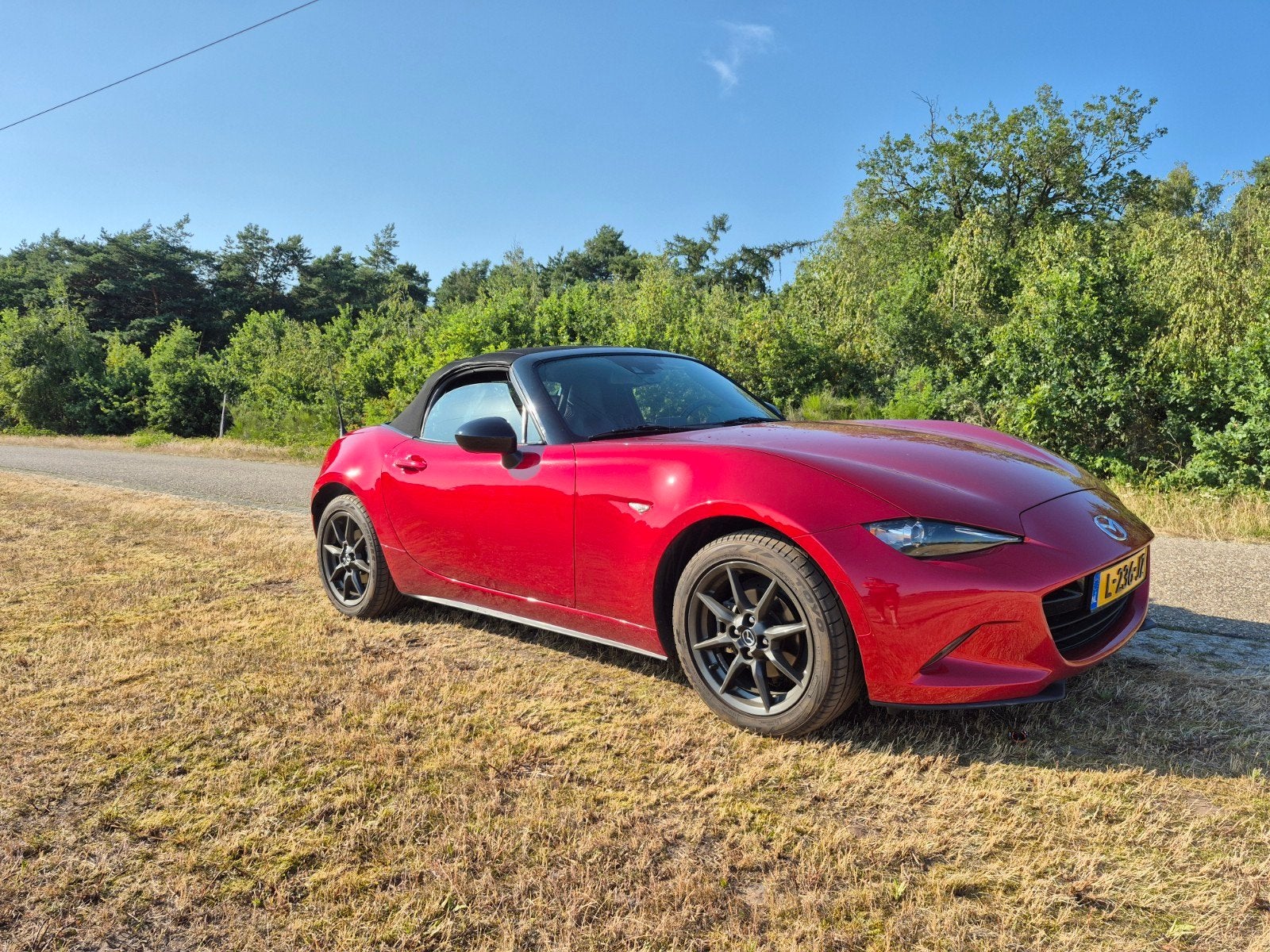 Mazda MX-5 1.5 Skyactiv-g 96KW 2016 Rood, verse apk en beurt, Achterwielaandrijving, 31 €/maand, 4 cilinders, Cabriolet