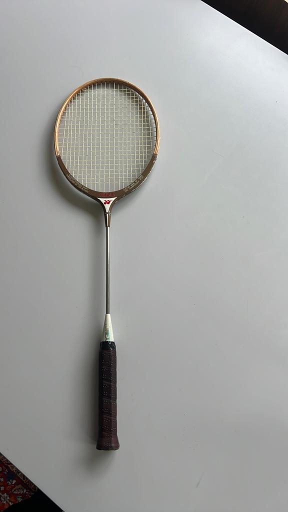 Vintage Yonex badmintonracket - Houten frame, Sport en Fitness, Badminton, Ophalen of Verzenden, Gebruikt, Racket(s)