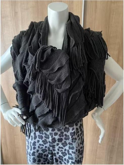 Sjaal Donker grijze poncho, Ophalen of Verzenden, Zo goed als nieuw, Maat 46/48 (XL) of groter, Sjaal